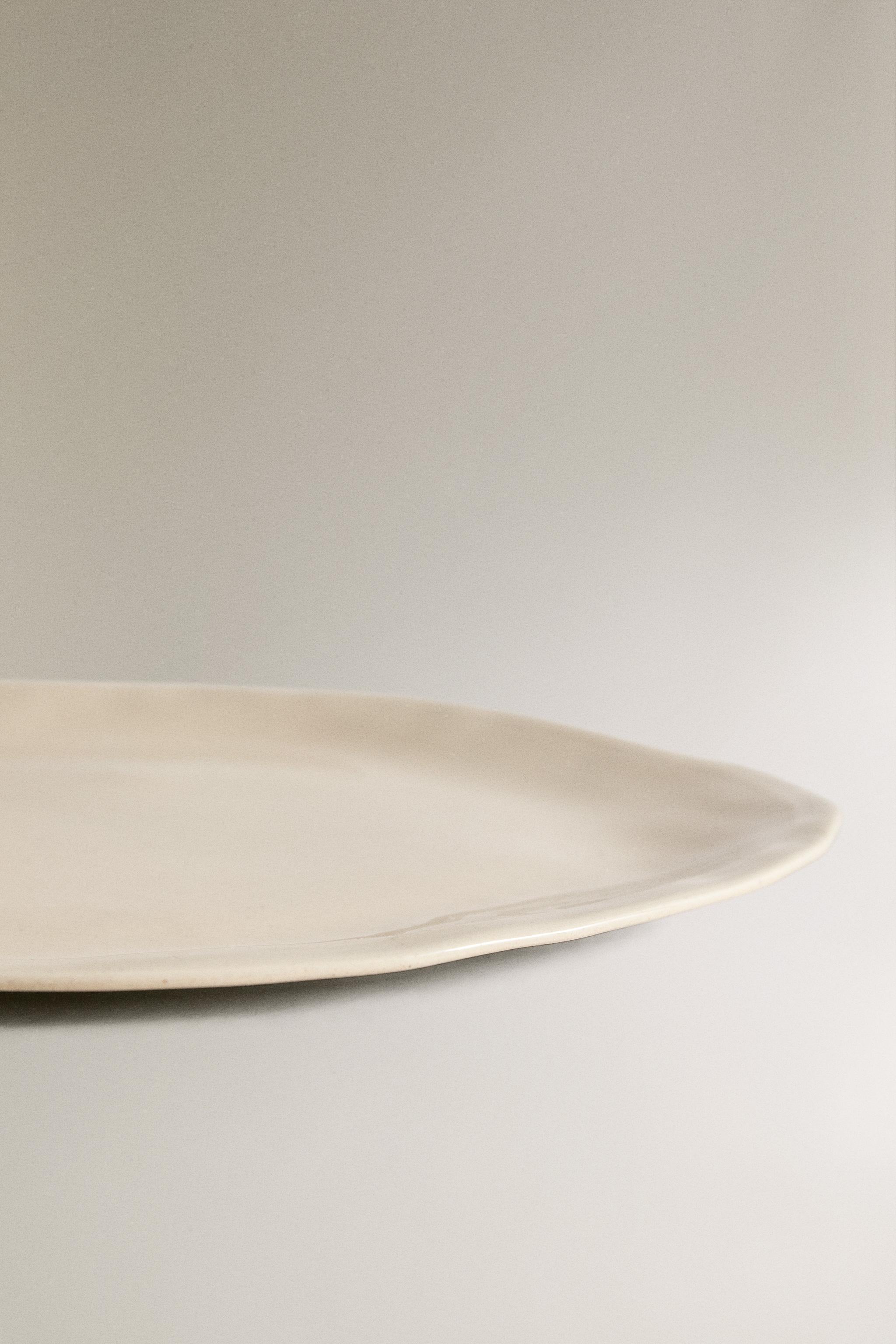 STONEWARE DINNER PLATE
